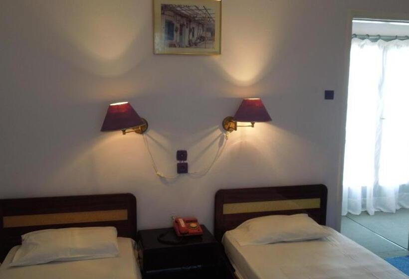 בית מלון כפרי Miramare