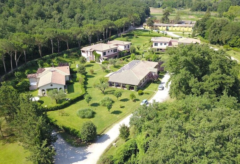 هتل Montebelli Agriturismo & Country