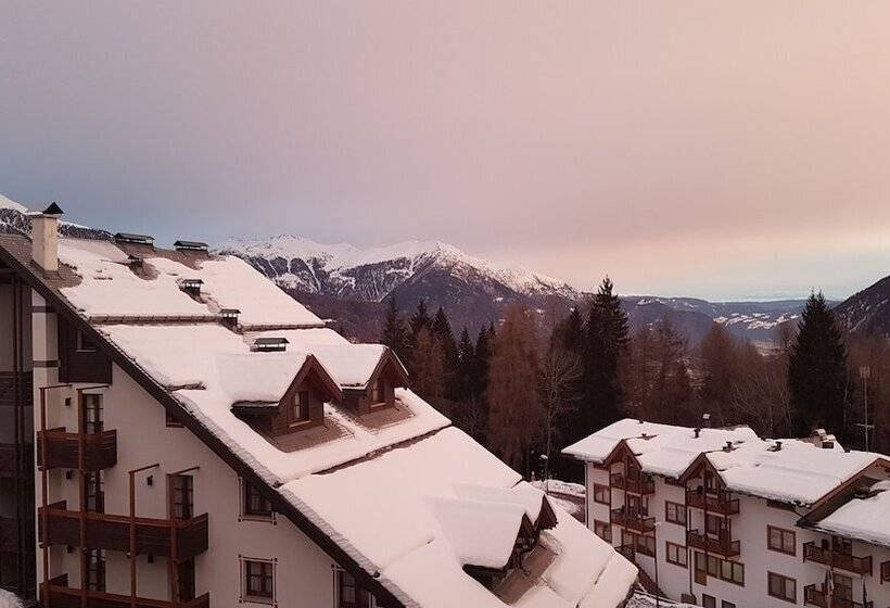 فندق Nevesole Folgarida Resort Apart