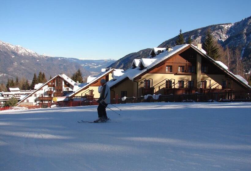 فندق Nevesole Folgarida Resort Apart