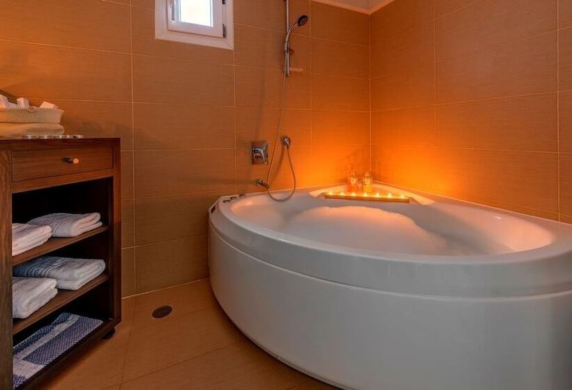 Отель Nissaki Beach