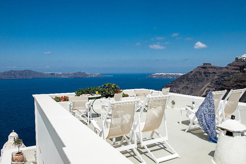 Отель Pantelia Suites