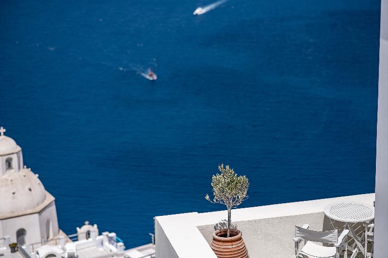 Отель Pantelia Suites