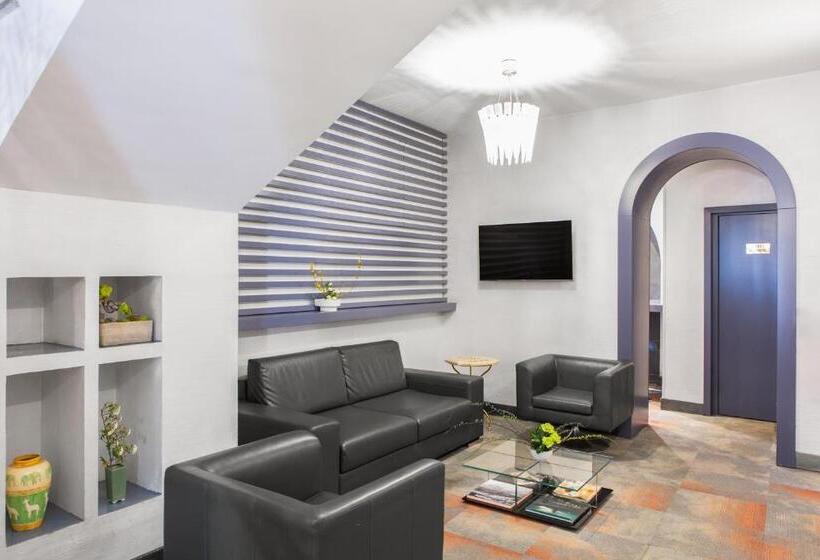 בית מלון כפרי Piazza Di Spagna