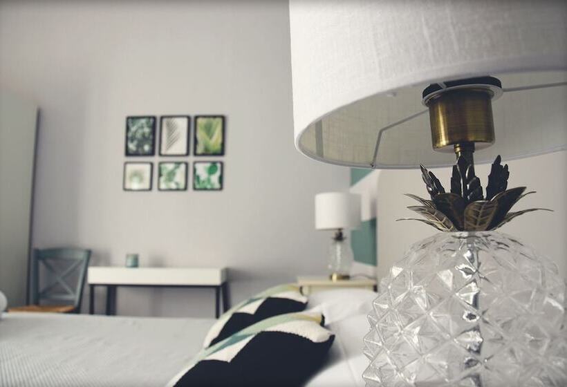 فندق Pineta Del Borgo