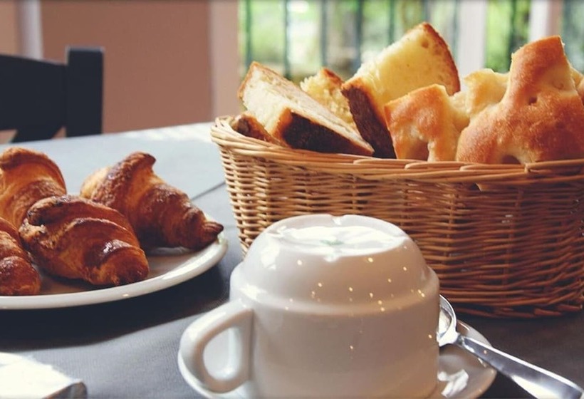 فندق Pineta Del Borgo