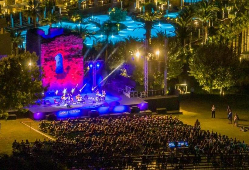 בית מלון כפרי Porto Sani