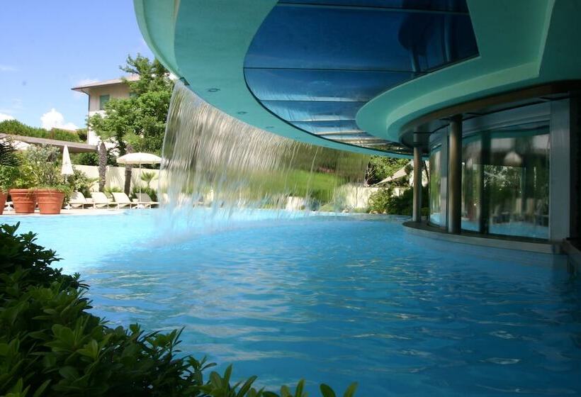 Отель Premier & Suites  Premier Resort