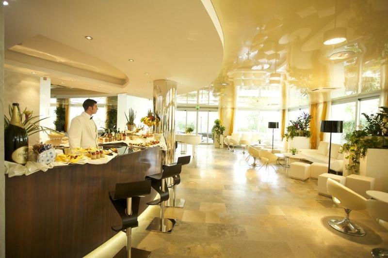 Отель Premier & Suites  Premier Resort