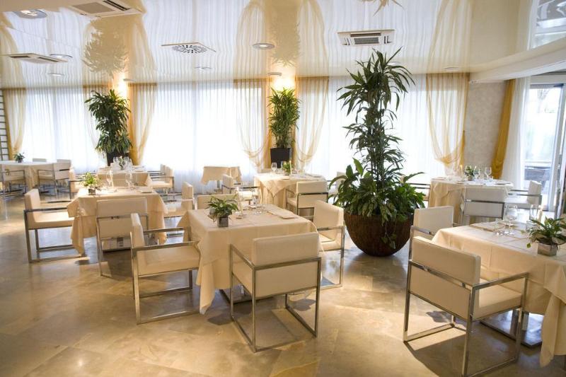 Отель Premier & Suites  Premier Resort