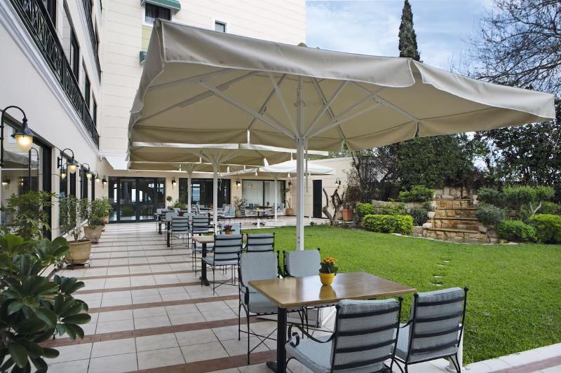 בית מלון כפרי Ramada by Wyndham, Athens Club Attica Riviera