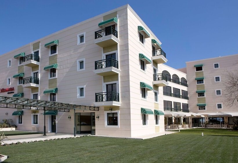 בית מלון כפרי Ramada by Wyndham, Athens Club Attica Riviera