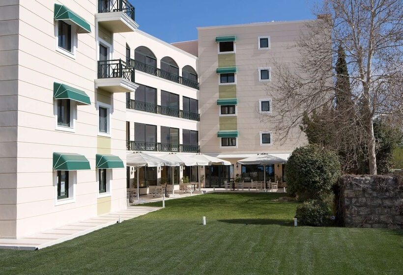 בית מלון כפרי Ramada by Wyndham, Athens Club Attica Riviera