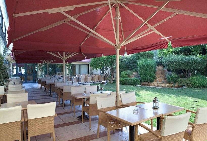 בית מלון כפרי Ramada by Wyndham, Athens Club Attica Riviera