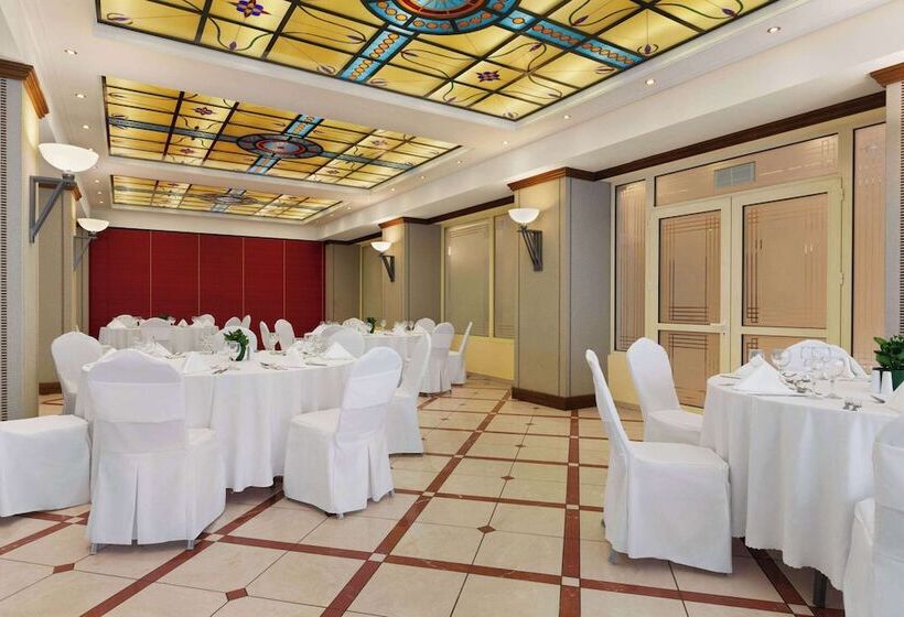 בית מלון כפרי Ramada by Wyndham, Athens Club Attica Riviera