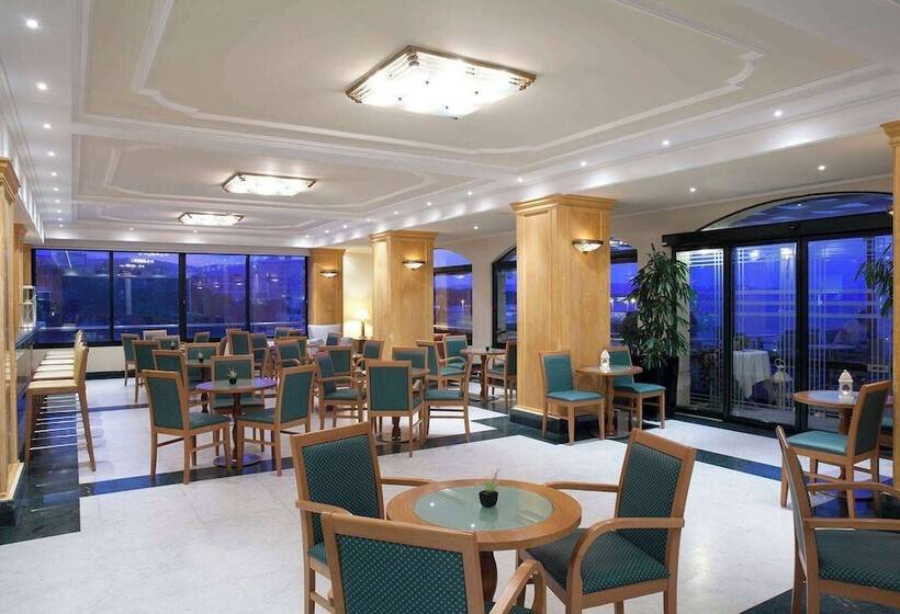 בית מלון כפרי Ramada by Wyndham, Athens Club Attica Riviera