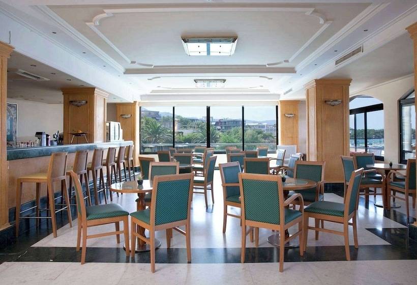 בית מלון כפרי Ramada by Wyndham, Athens Club Attica Riviera