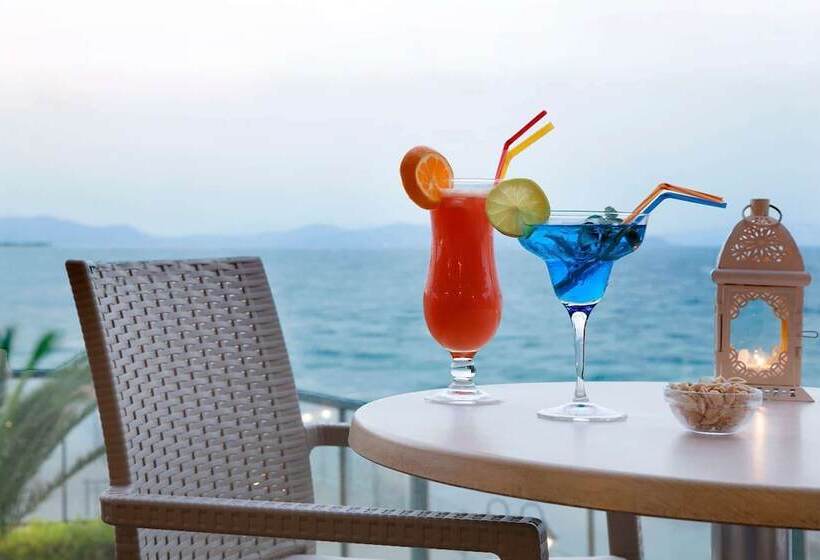 בית מלון כפרי Ramada by Wyndham, Athens Club Attica Riviera