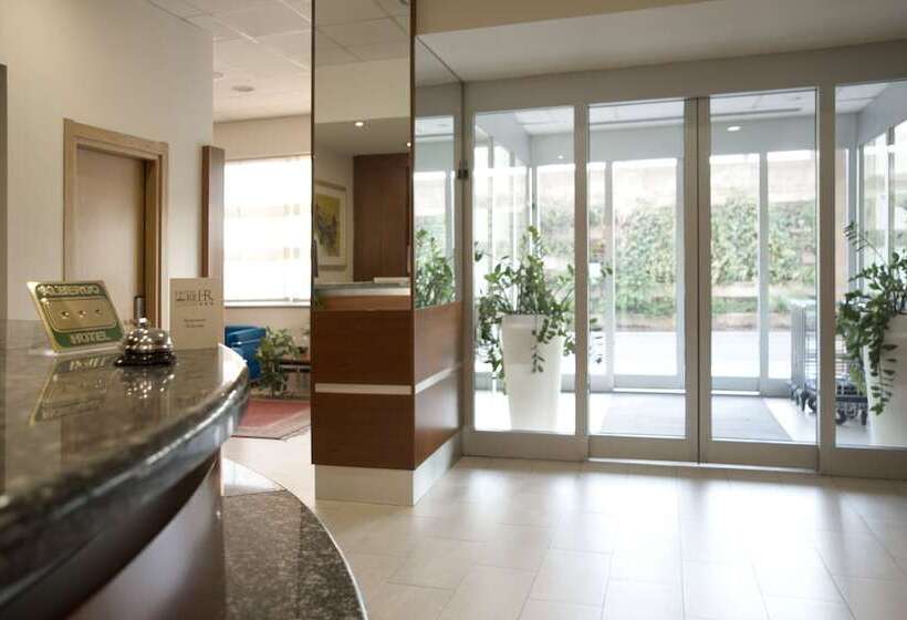 ホテル Re Lissone