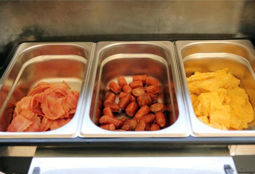 בית מלון כפרי Renieris