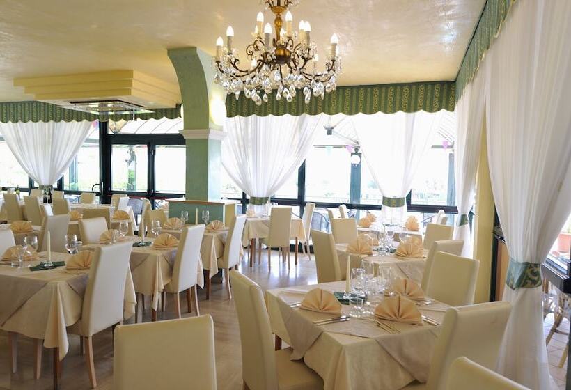 בית מלון כפרי Royal