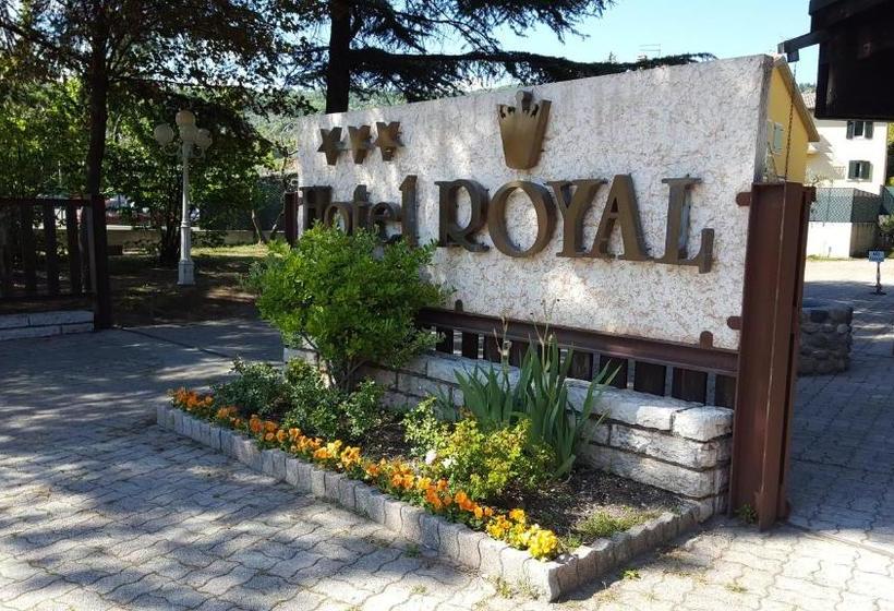 ホテル Royal