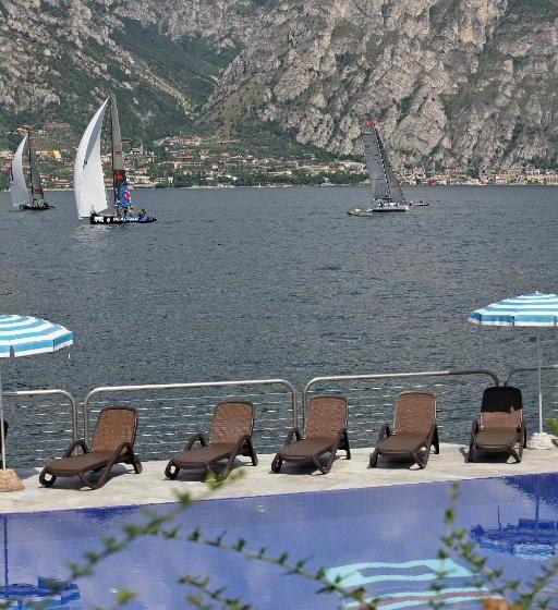 酒店 Sailing Center