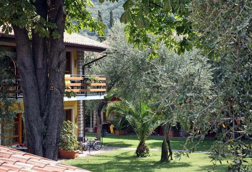 酒店 Sailing Center