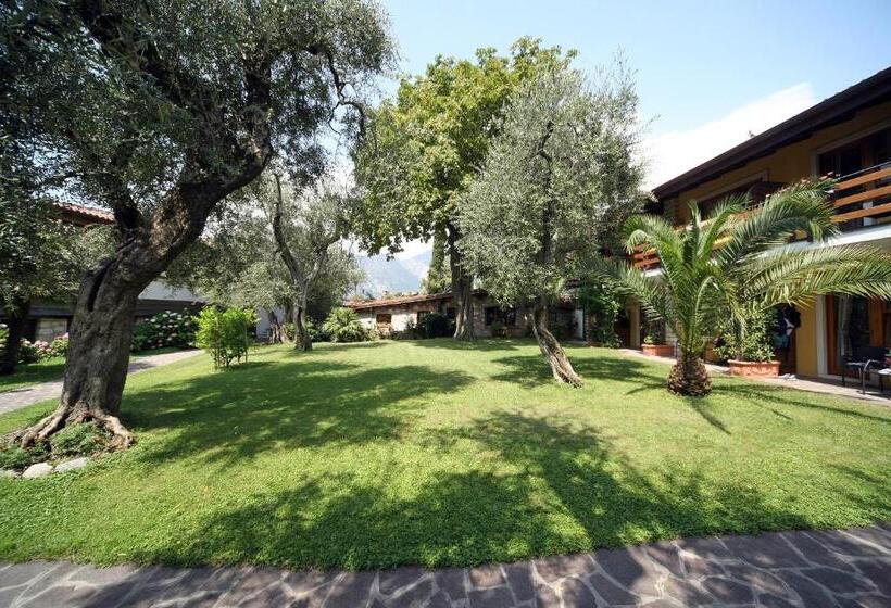 酒店 Sailing Center