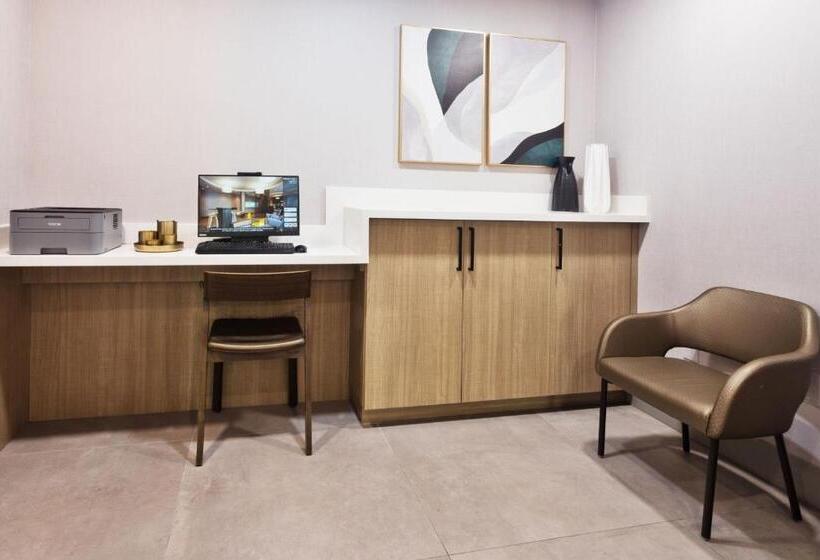 호텔 Springhill Suites Birmingham Colonnade