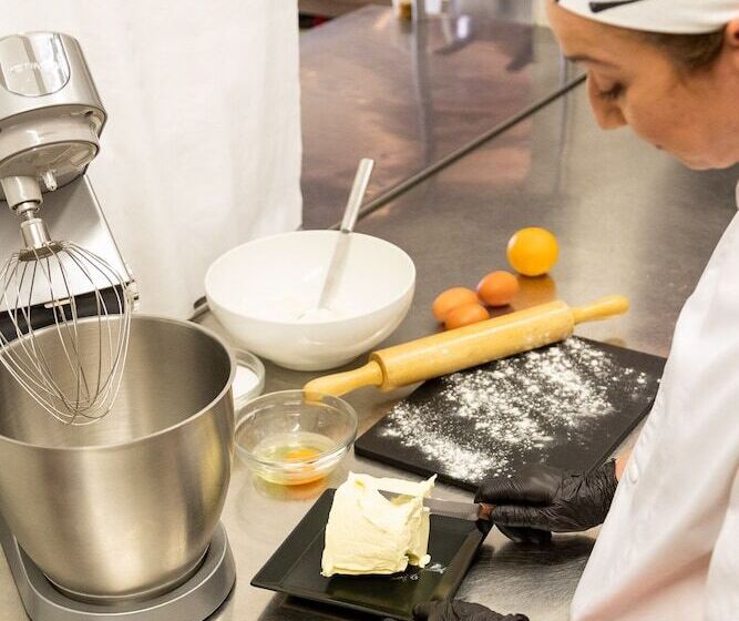 Отель Telesilla