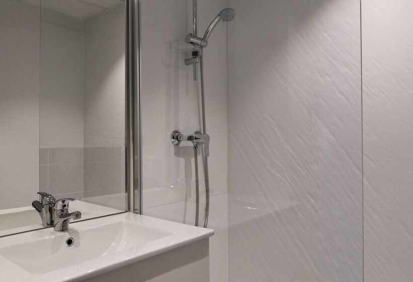 בית מלון כפרי The Originals City, Hôtel Agora, Nantes Ouest