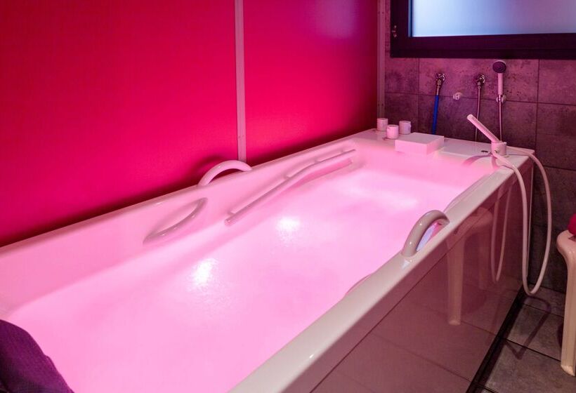 Отель The Originals City, Hôtel Les Thermes De L Avenue, Dax