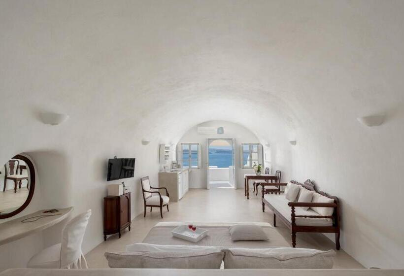 هتل Thirea Suites