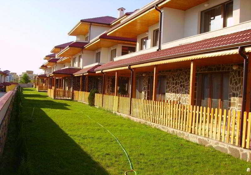 فندق Vemara Club