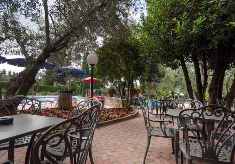בית מלון כפרי Villa Paradiso