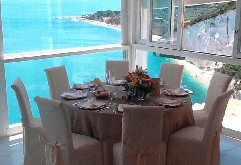 هتل Villa Scapone