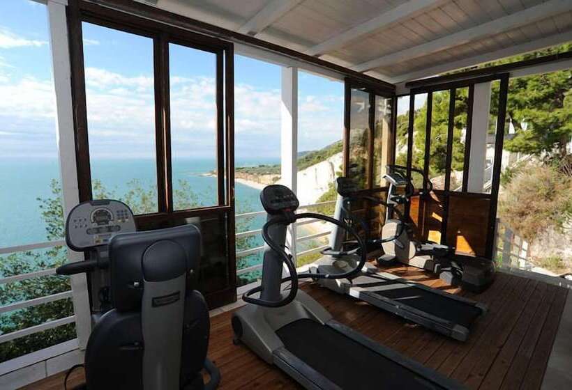 هتل Villa Scapone