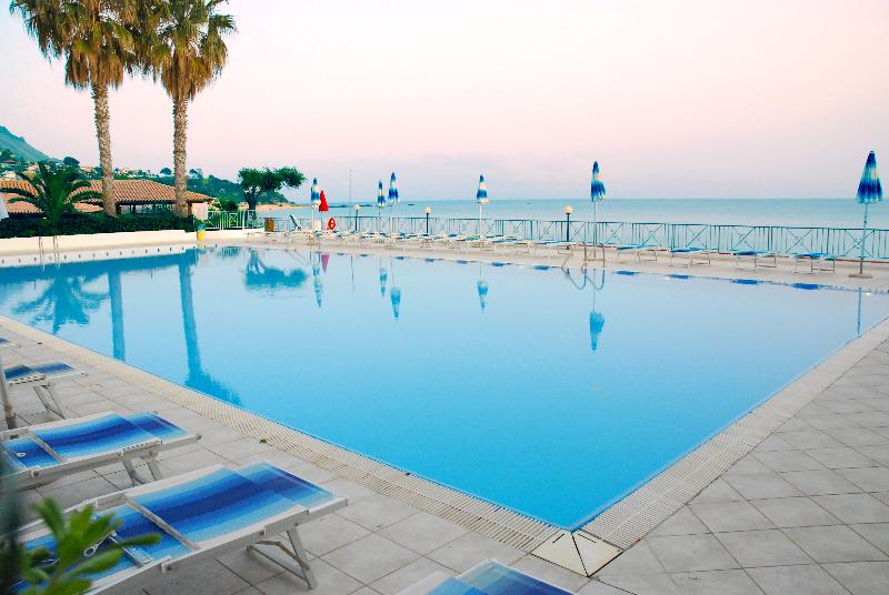 בית מלון כפרי Villaggio Baia D'Ercole