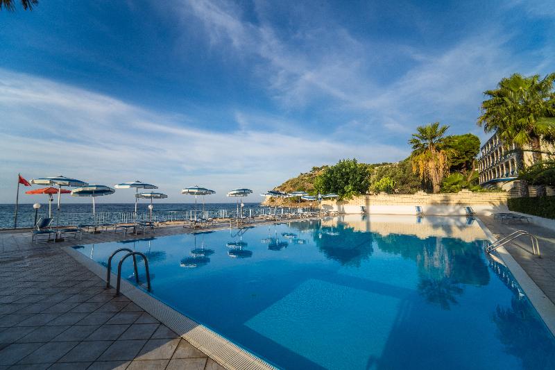 בית מלון כפרי Villaggio Baia D'Ercole