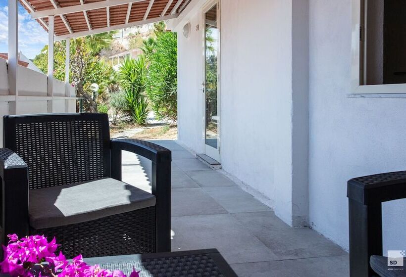 בית מלון כפרי Villaggio Baia D'Ercole