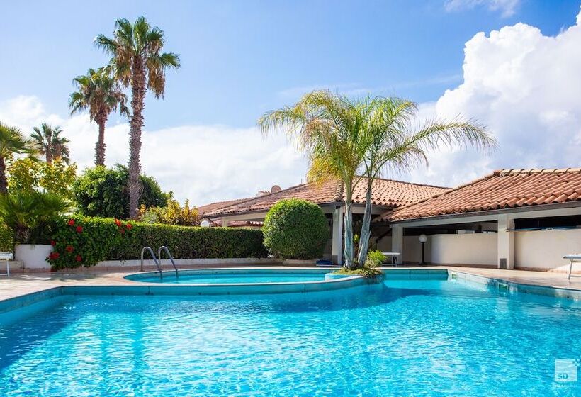 בית מלון כפרי Villaggio Baia D'Ercole