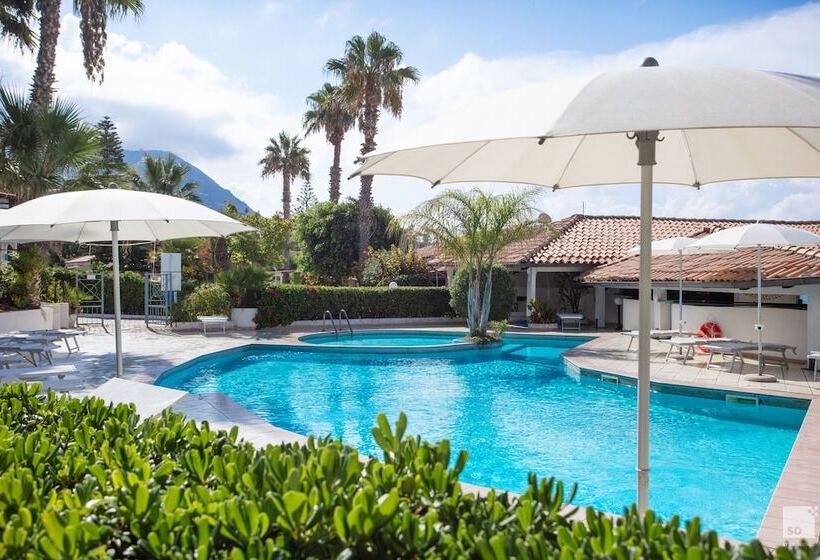 בית מלון כפרי Villaggio Baia D'Ercole