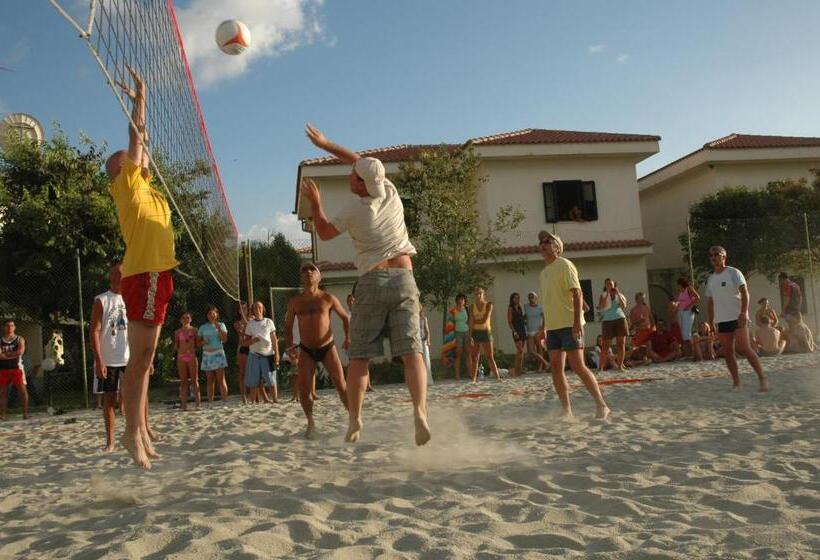 فندق Villaggio Torre Ruffa Robinson