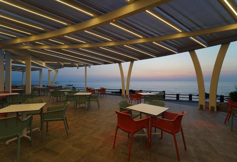 فندق Villaggio Torre Ruffa Robinson