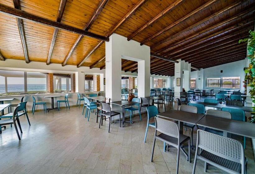 فندق Villaggio Torre Ruffa Robinson