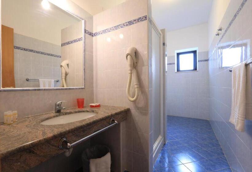 فندق Villaggio Torre Ruffa Robinson