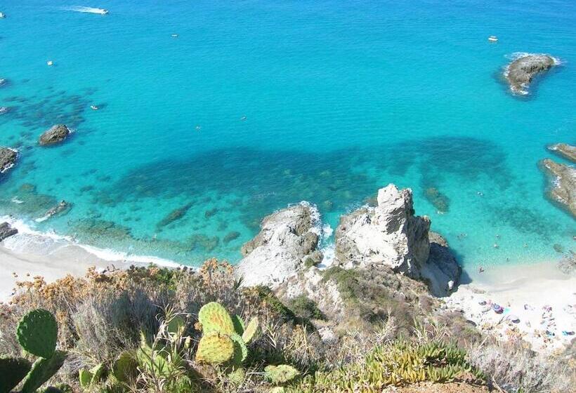 فندق Villaggio Torre Ruffa Robinson