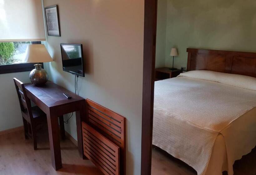 فندق Villaro Del Bosc