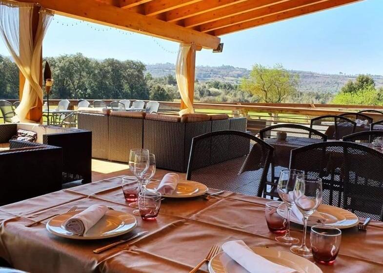 فندق Villaro Del Bosc